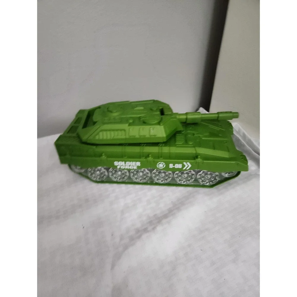Soldier Force D-08 Toy Tank Green Military Vehicle with Rotating Turret